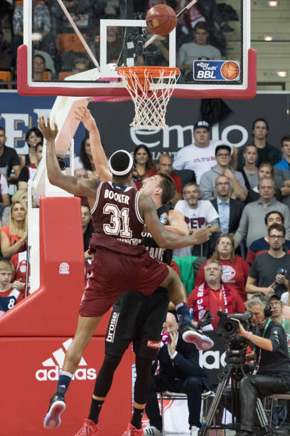 时仍然显得 时仍然显得